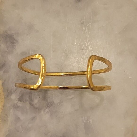 NWT Gorjana Teagan Cuff 18K Gold Luxury Bangle Think Boho Stack Layer Feminine - Picture 7 of 11